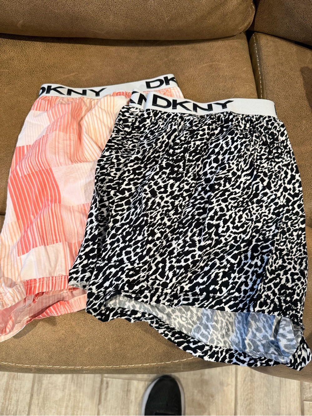 DKNY - Black & Coral Pink